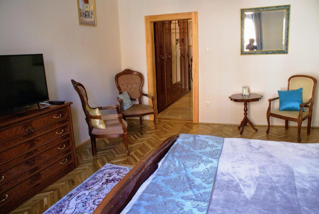 Parva Villa Miskolc Exteriör bild
